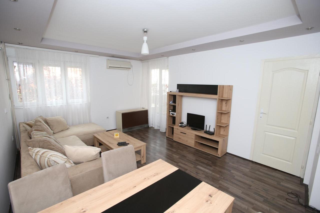T&A Apartment Paracin Exterior photo